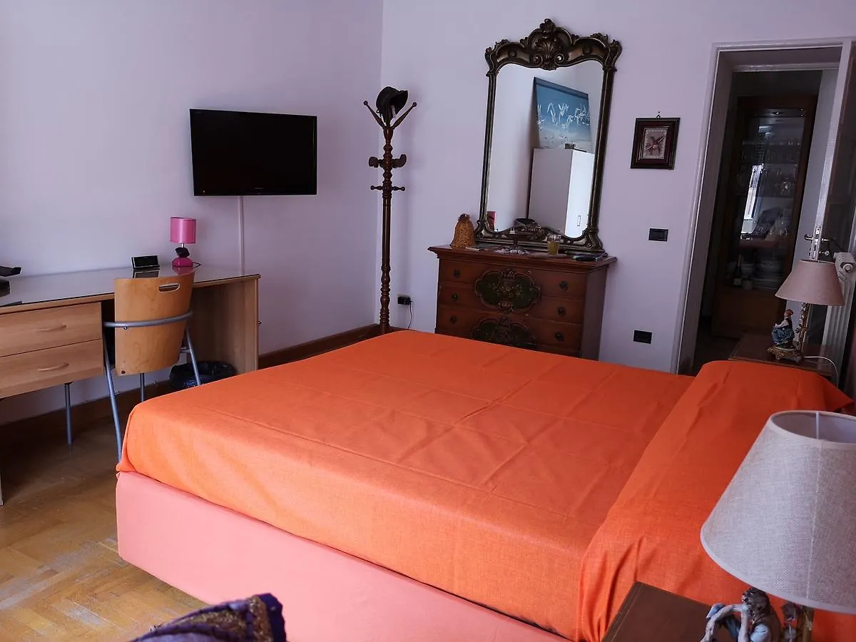 B&B Smiling Napoli 0*,