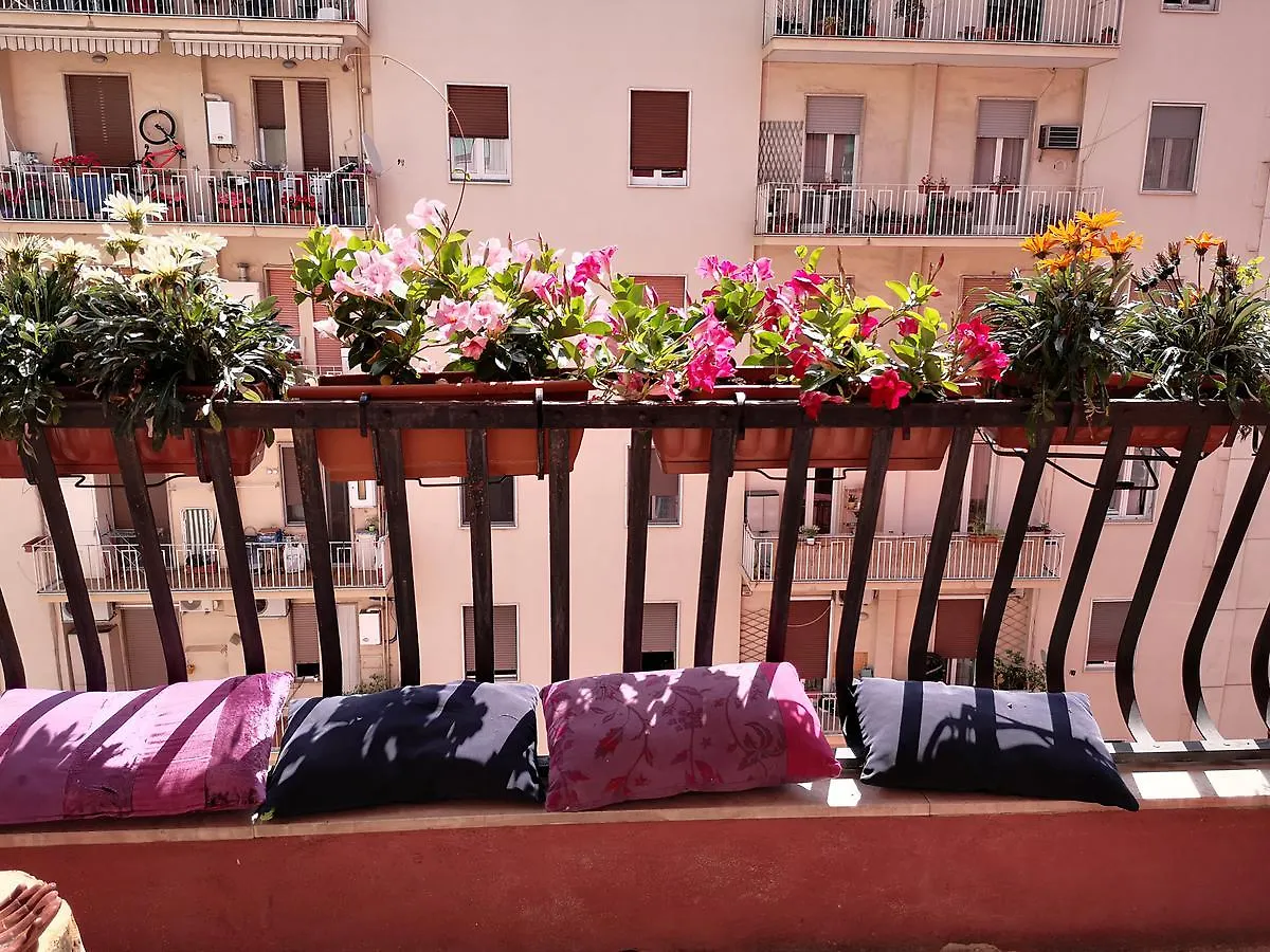 Bed & Breakfast B&B Smiling Neapel Italien